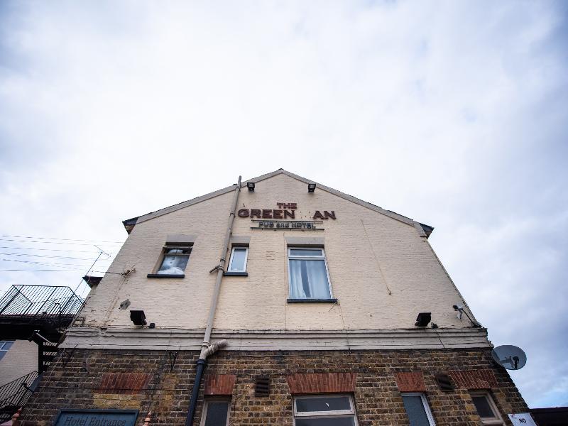 Oyo The Green Man Pub And Hotel Лондон Екстер'єр фото