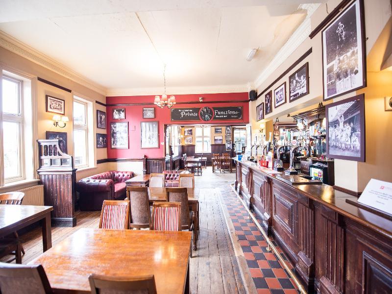 Oyo The Green Man Pub And Hotel Лондон Екстер'єр фото